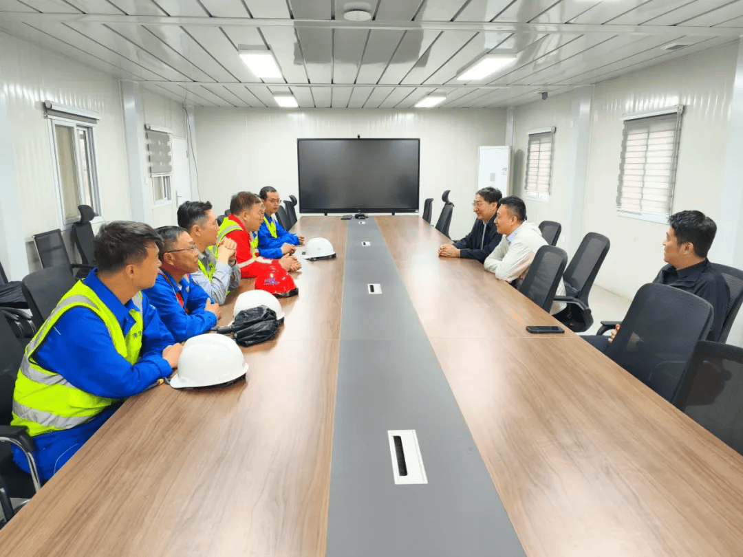 天津市国资委党委委员、副主任韩云翔,渤化集团党委副书记、总经理田云生到渤化工程庆阳同欣顺酐项目考察慰问