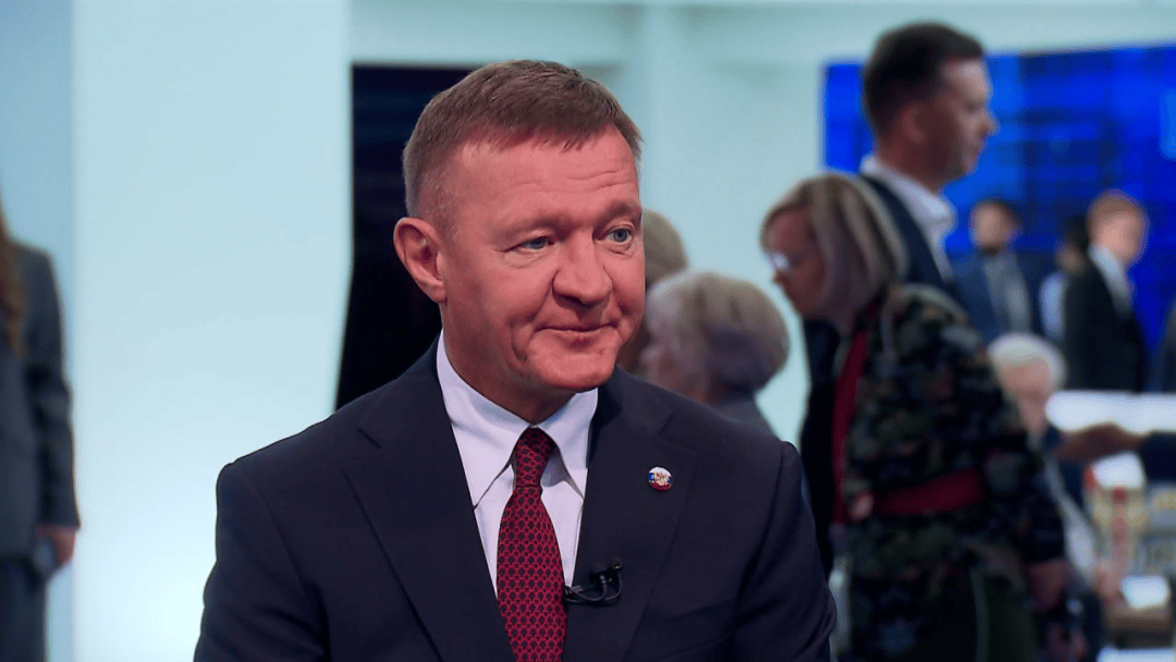 被普京解职后，他自杀身亡