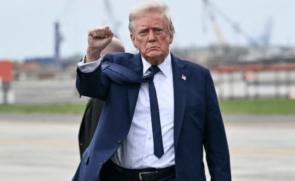 马斯克被“逼上梁山”，又来一个扎克伯格，3个月前的闹剧要重演