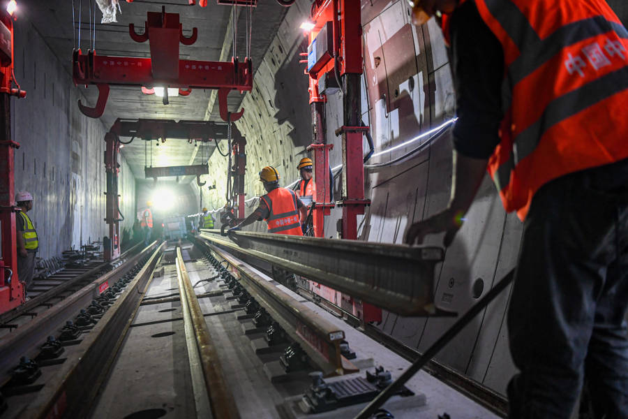 上海轨道交通22号线(原崇明线)铺轨工程正式启动