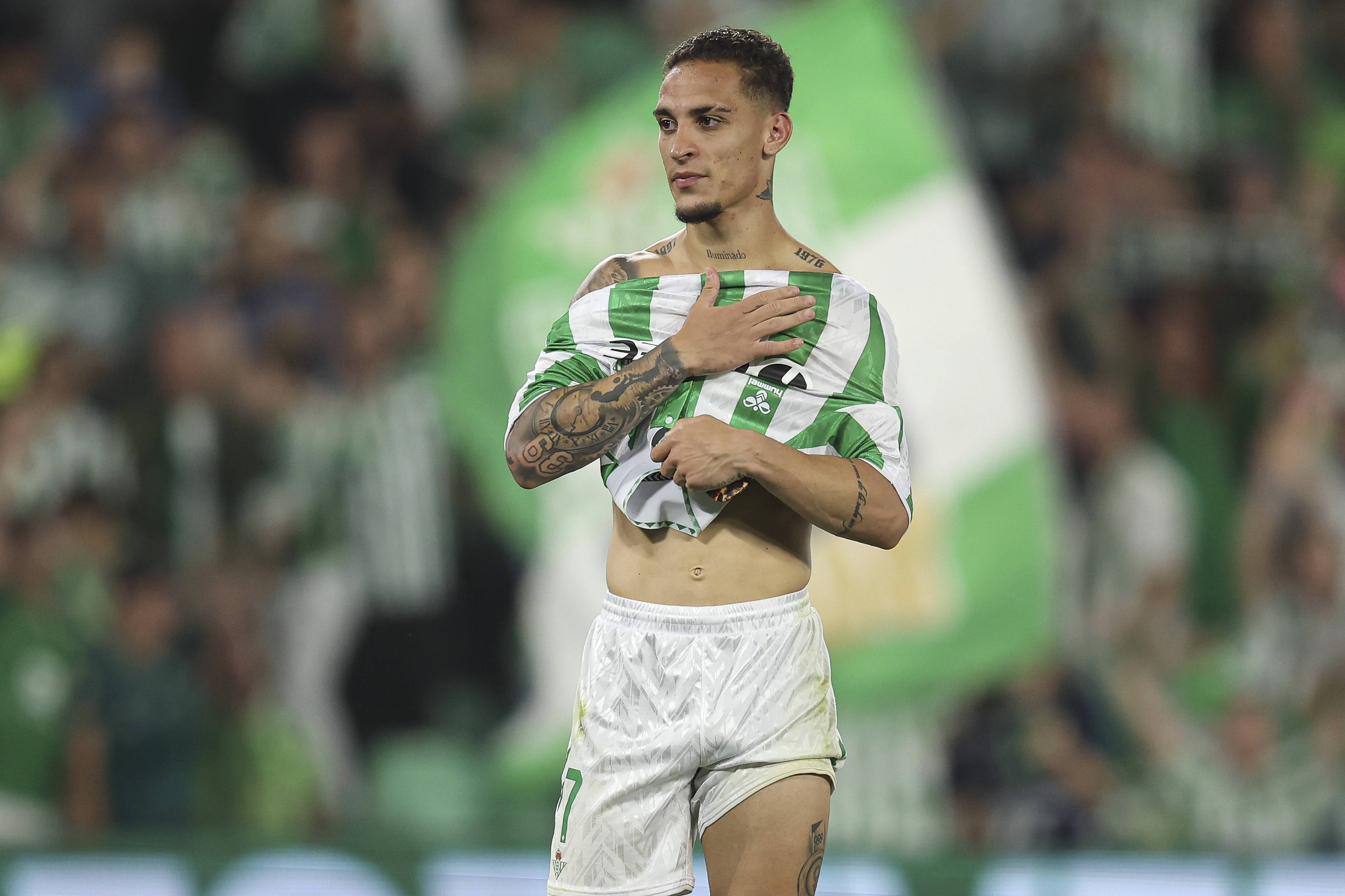 总价4000万每体：贝蒂斯愿分两期签安东尼 球员需降薪至600万