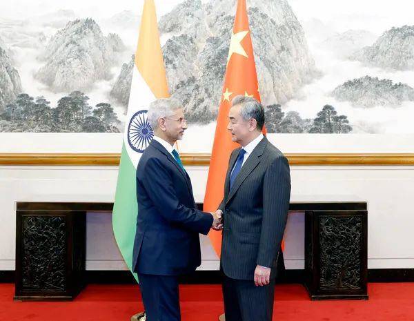 叫中国名字,娶日本妻子,5年没见的印度外长来了