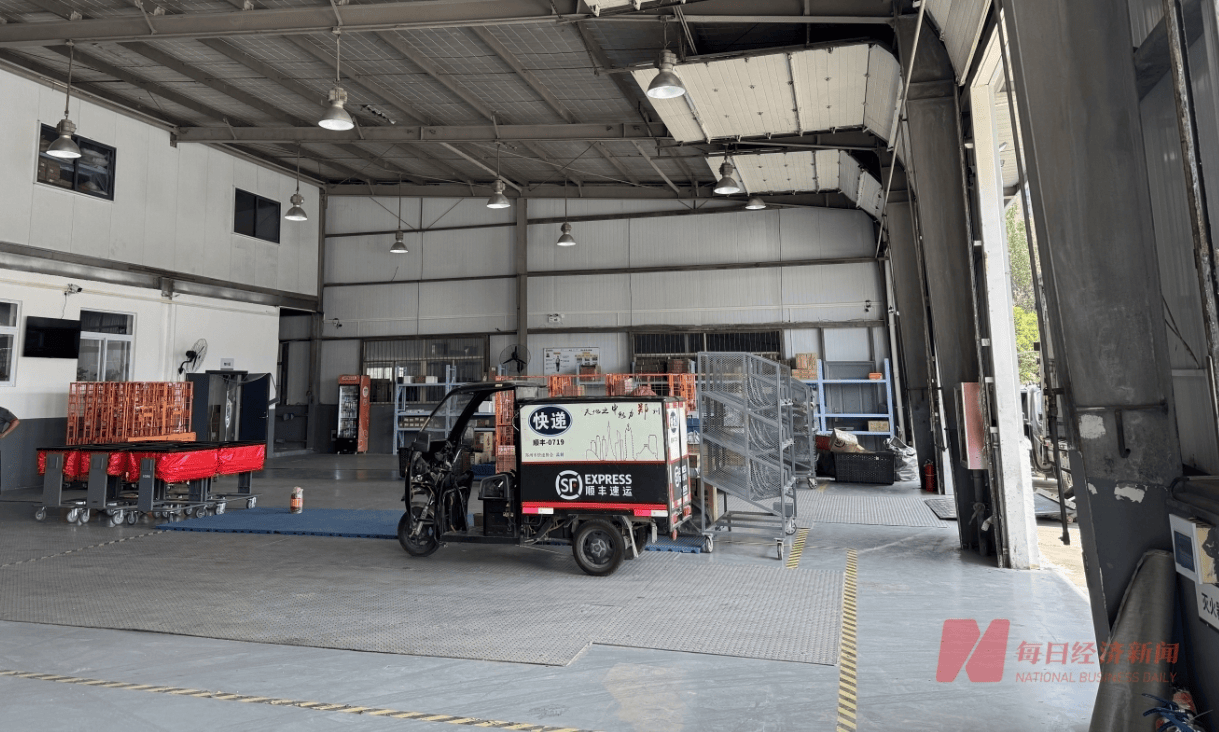 “白天载客晚上拉货”? 郑州公交集团:网传图片为假,但这事儿确实要做