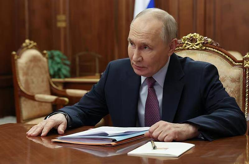 真要轰炸莫斯科？普京被激怒，特朗普突然变脸，对乌克兰下了死命令