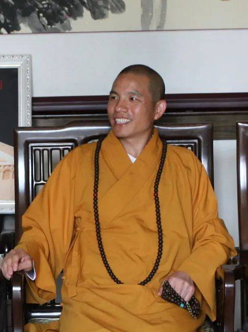 印乐法师接掌少林寺:曾拒绝评论少林寺商业化,主张农禅并重,会开挖掘机