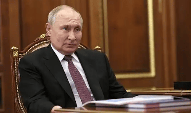 普京收到坏消息，车臣领导人卡德罗夫突然溺水，其17岁小儿子大概率成为接班人？美西方罕见失声