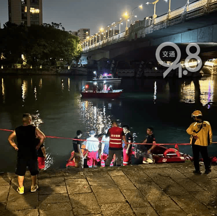 夫妻吵架，他一气之下跳河，已确认遇难