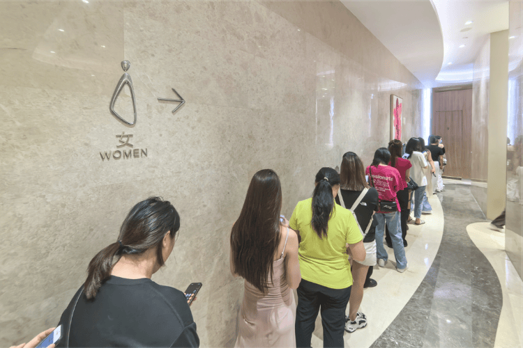 “厕所革命”进入下半场，提高女厕位比例只是起点