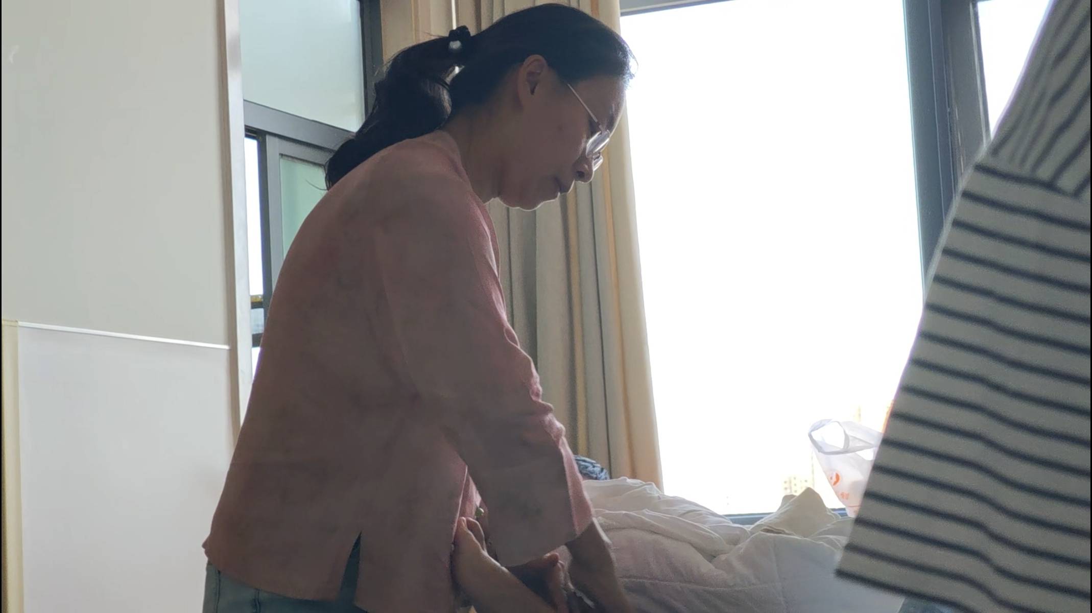 港大女博士放弃985回甘肃,研究县城“失败者”