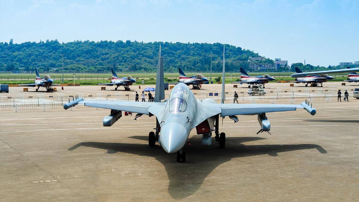 不惜代价的成果！美媒：歼-15DT完全摆脱束缚，悄然超越EA-18G？