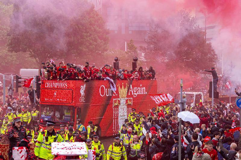 英超前瞻：利物浦有懈可击 新赛季军枪城车四队争冠