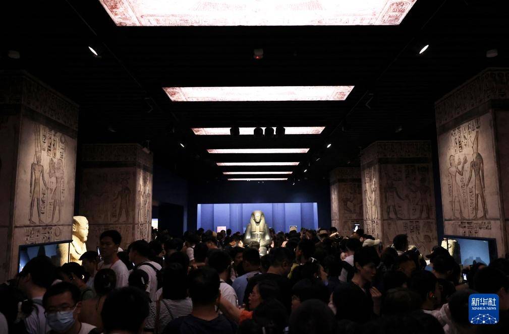 上海博物馆“金字塔之巅：古埃及文明大展”落幕