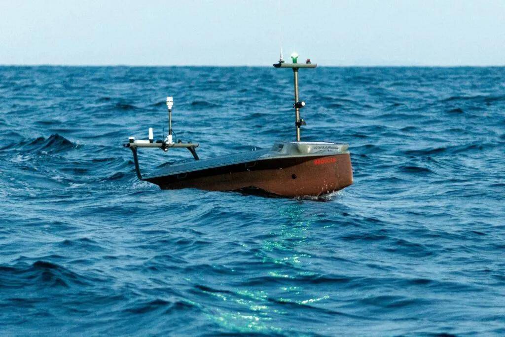 美媒爆料：055大驱“南昌”舰遭到美国无人艇跟踪监视！