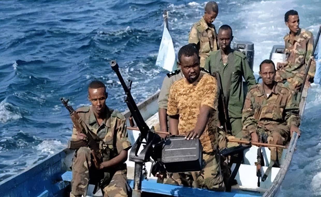 解放军海军装备俄制AKS-74U,为啥不用国产步枪?