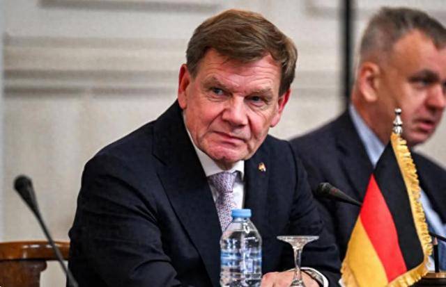 德国连续4天对华发难,中方果断回击,7艘大船南下,战机绕台巡航