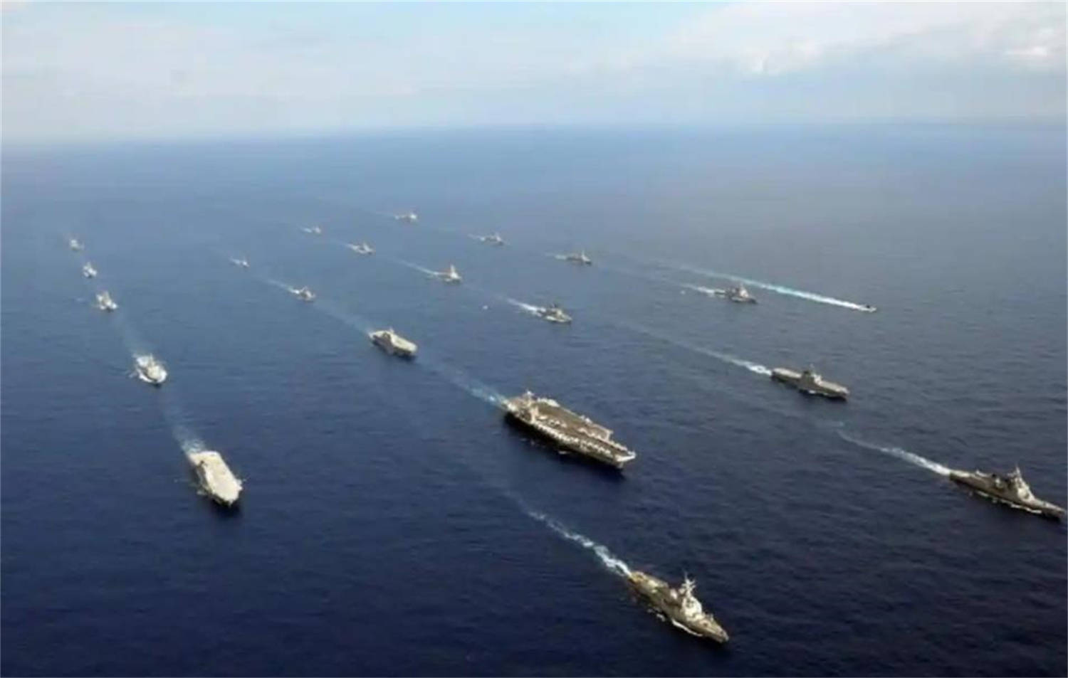 中国阅兵彩排惊艳世界，日本网友不服气，声称解放军打不过美军