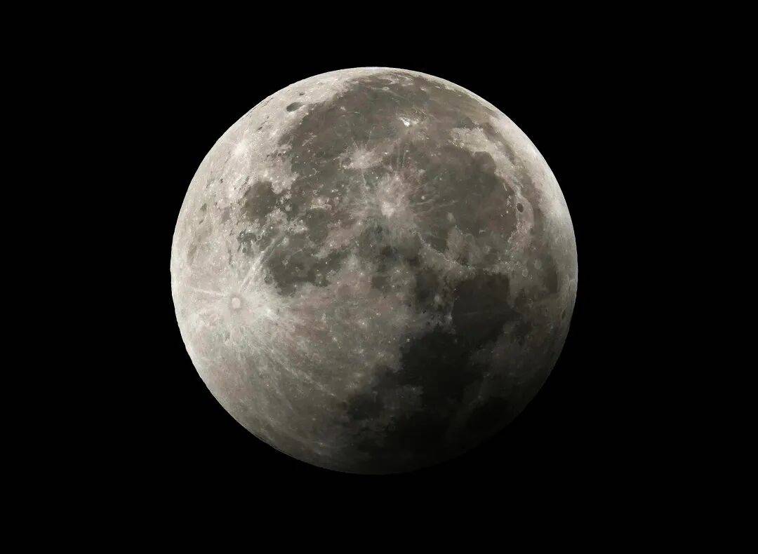 “红月亮”凌晨现身,震撼月全食天象来了:高清大图记录月亮“变脸”全过程