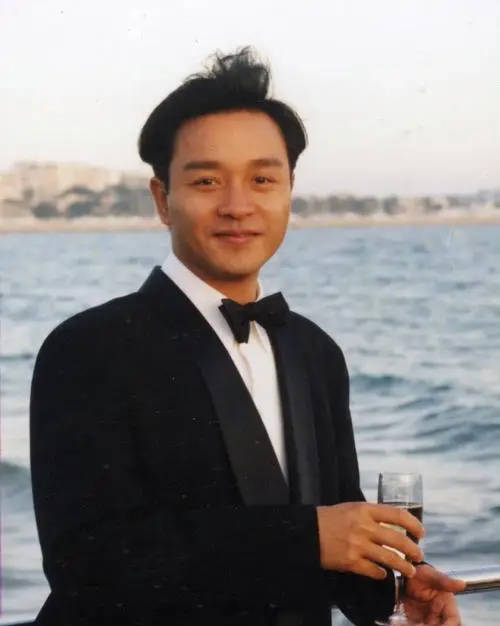 考古 | 张国荣死亡真相被公开！向太王晶纷纷揭露内幕，英年早逝太惋惜