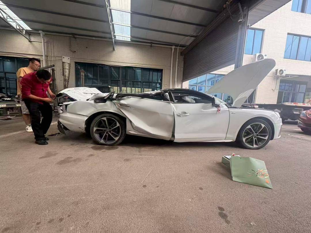 31吨罐车侧翻压顶只受皮外伤 这位“命硬司机”今日获赠新车