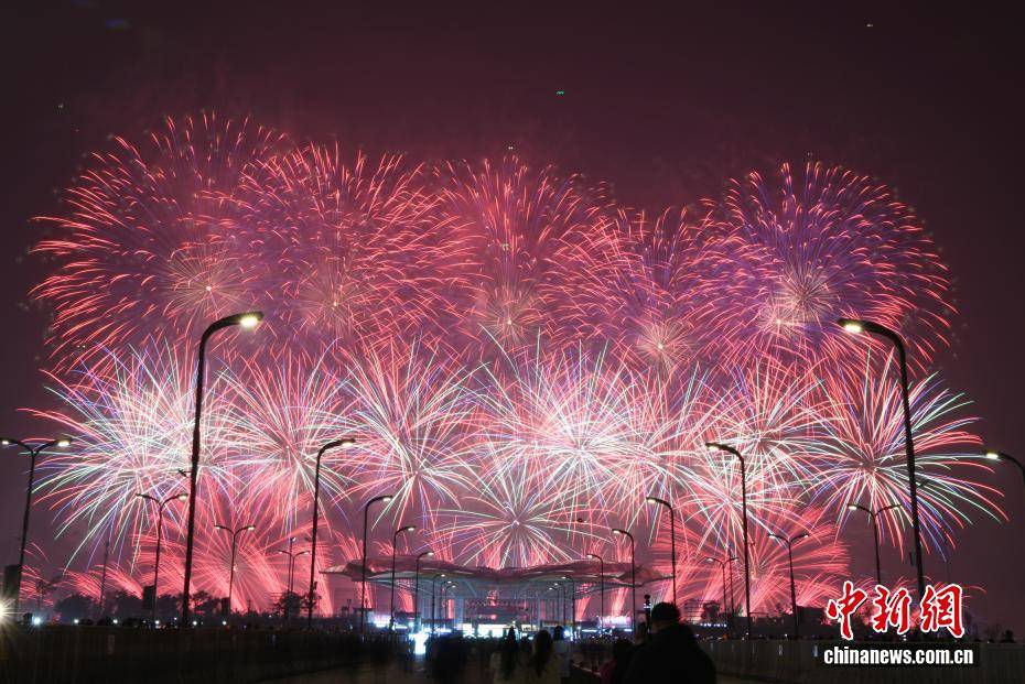 湖南浏阳焰火大会 6国焰火团队夜空对决